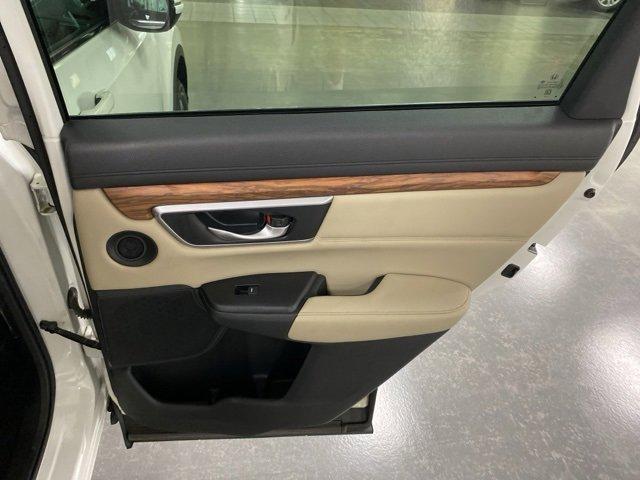 Photo of 2017 White Diamond Pearl Honda CR-V