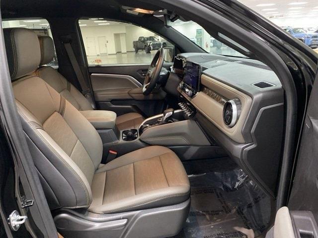 Photo of 2024 Black Chevrolet Colorado