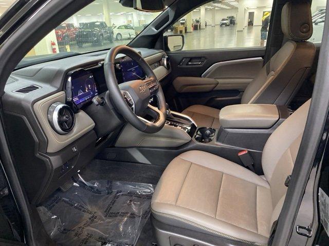 Photo of 2024 Black Chevrolet Colorado