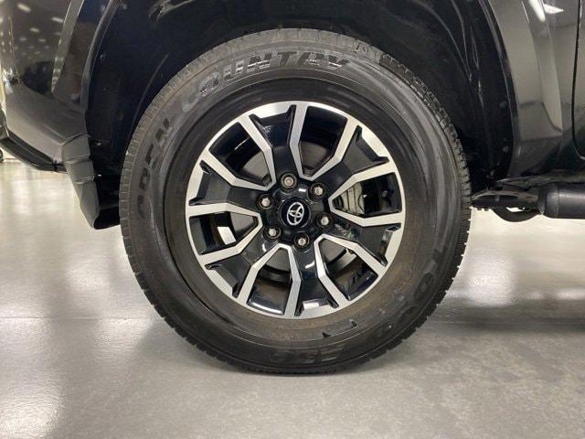 Photo of 2021 Midnight Black Metallic Toyota Tacoma