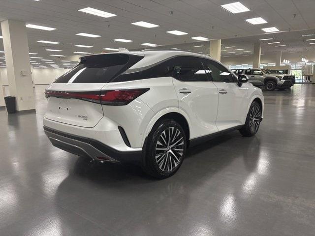 Photo of 2024 Eminent White Pearl Lexus RX 350