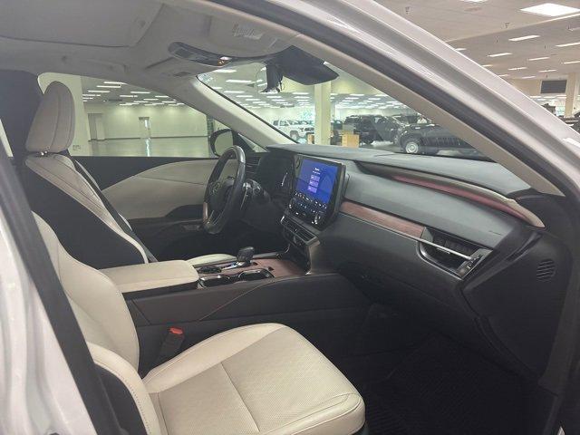 Photo of 2024 Eminent White Pearl Lexus RX 350