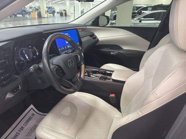 Photo of 2024 Eminent White Pearl Lexus RX 350