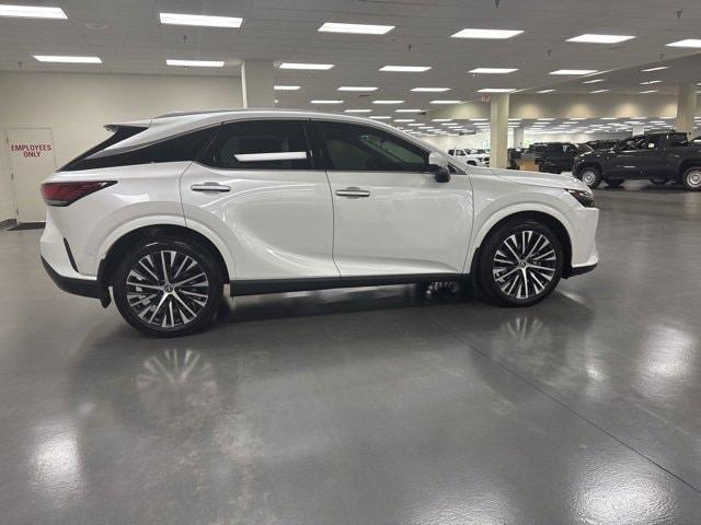 Photo of 2024 Eminent White Pearl Lexus RX 350