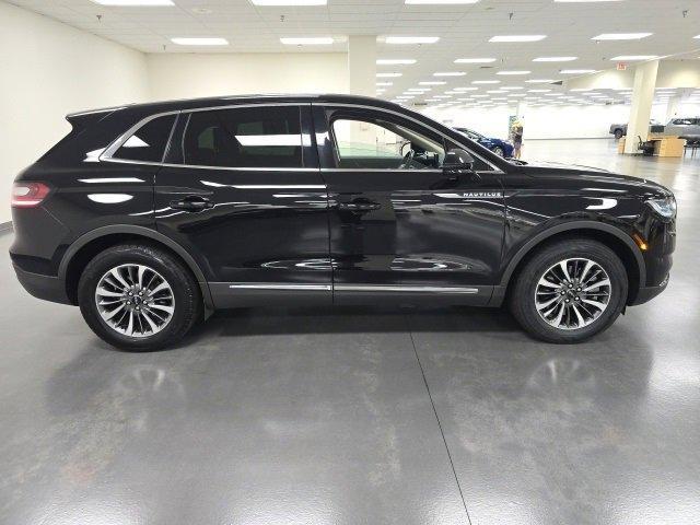 Photo of 2021 Black Lincoln Nautilus