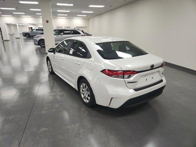 Photo of 2025 Pearl Toyota Corolla