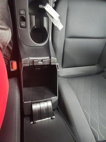 Photo of 2025 Pearl Toyota Corolla