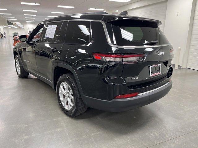 Photo of 2023 Diamond Black Jeep Grand Cherokee L