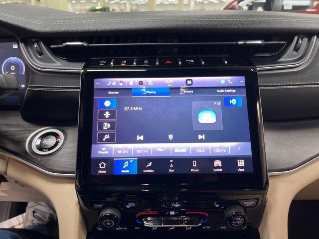 Photo of 2023 Diamond Black Jeep Grand Cherokee L