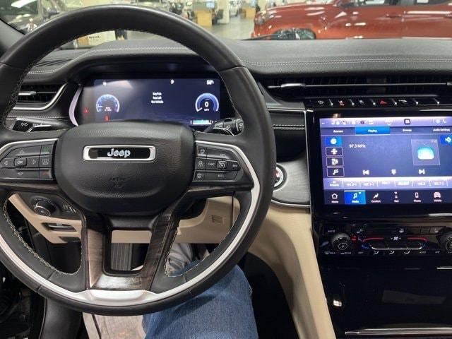 Photo of 2023 Diamond Black Jeep Grand Cherokee L