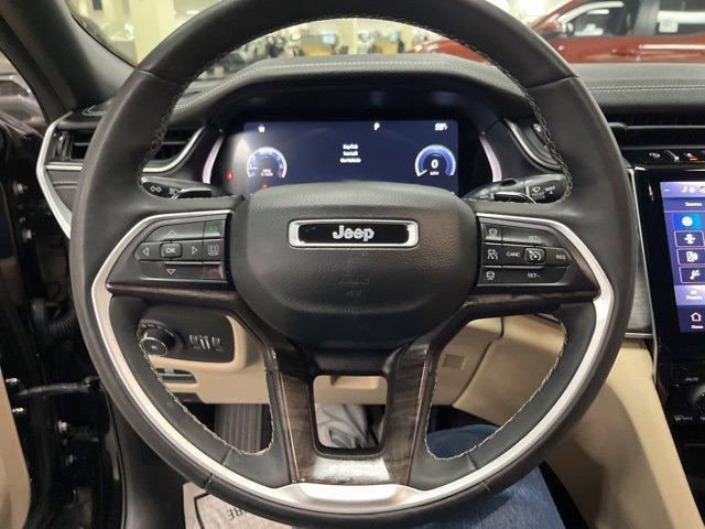 Photo of 2023 Diamond Black Jeep Grand Cherokee L