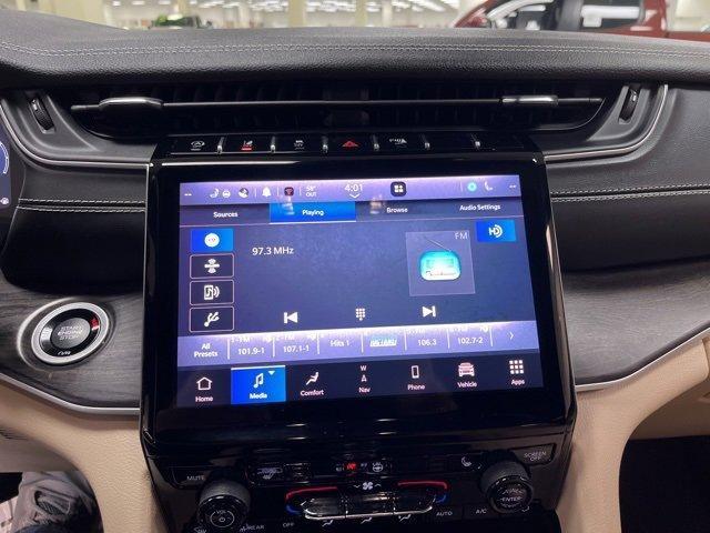 Photo of 2023 Diamond Black Jeep Grand Cherokee L
