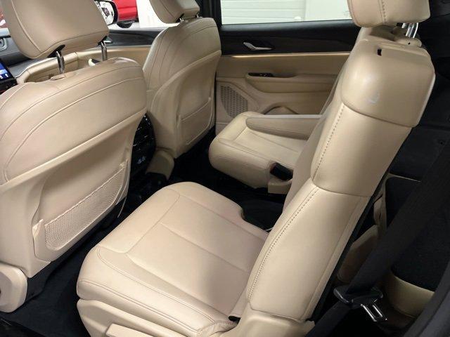 Photo of 2023 Diamond Black Jeep Grand Cherokee L