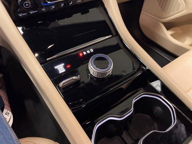 Photo of 2023 Diamond Black Jeep Grand Cherokee L