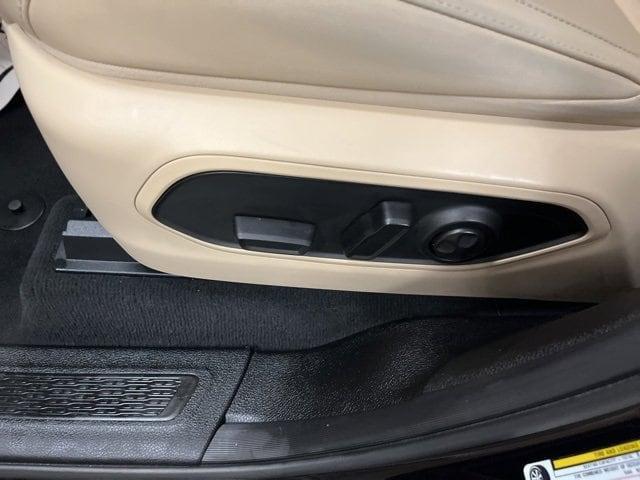 Photo of 2023 Diamond Black Jeep Grand Cherokee L