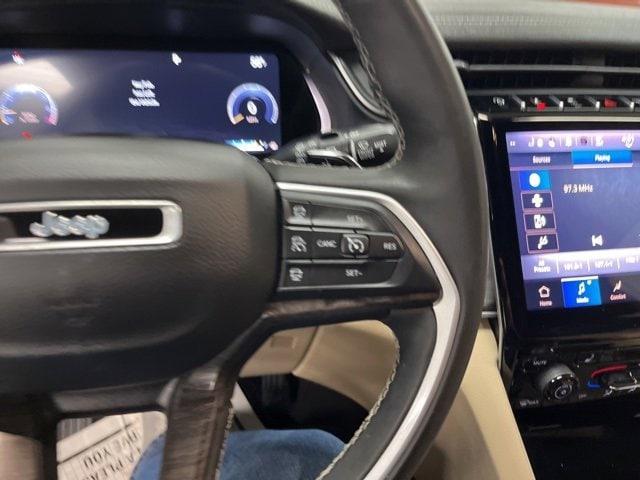 Photo of 2023 Diamond Black Jeep Grand Cherokee L