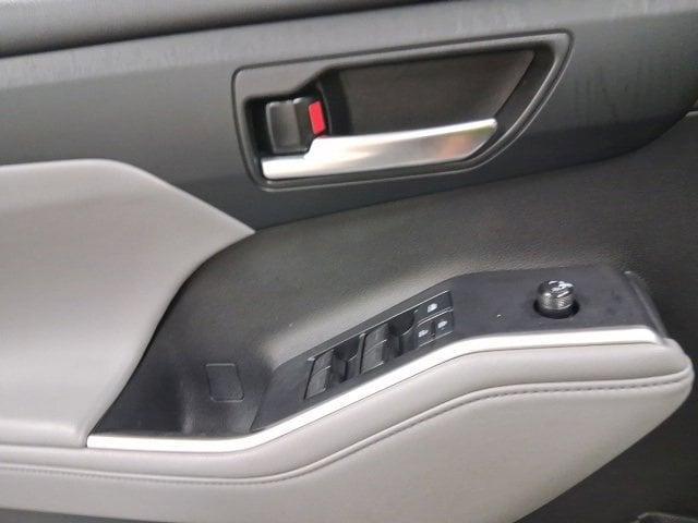 Photo of 2022 Magnetic Gray Metallic Toyota Highlander