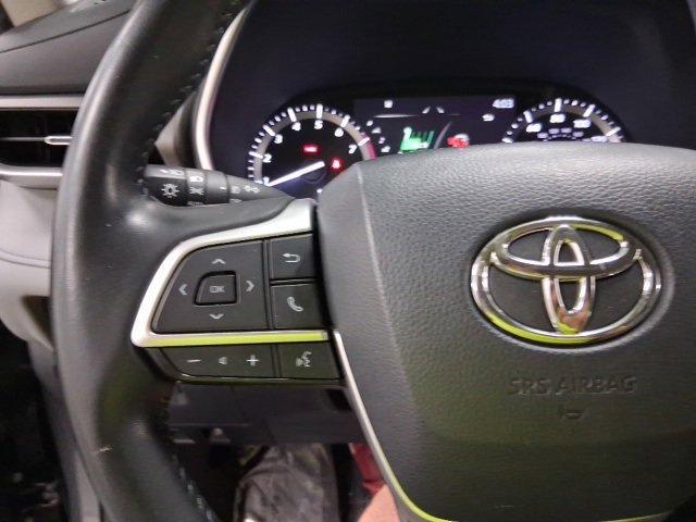 Photo of 2022 Magnetic Gray Metallic Toyota Highlander