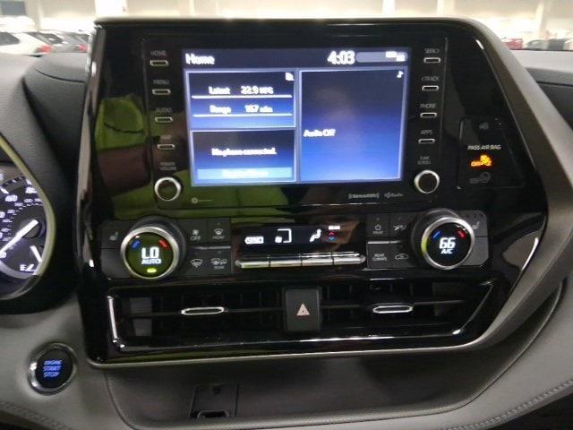 Photo of 2022 Magnetic Gray Metallic Toyota Highlander
