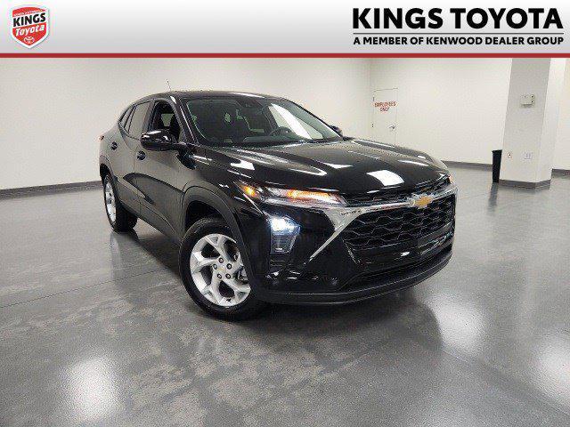 Photo of 2025 Mosaic Black Metallic Chevrolet Trax