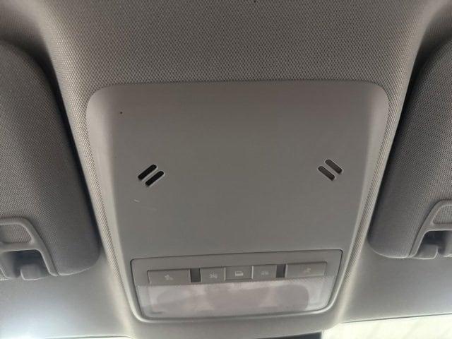 Photo of 2018 Summit White Chevrolet Trax