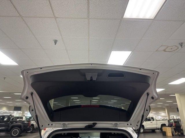 Photo of 2018 Summit White Chevrolet Trax