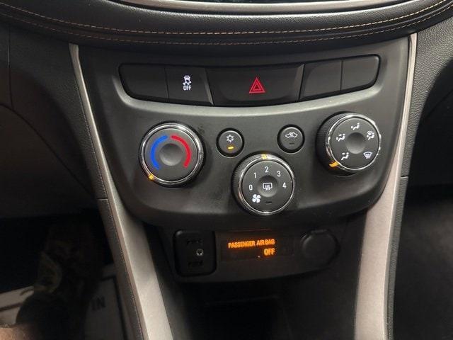 Photo of 2018 Summit White Chevrolet Trax