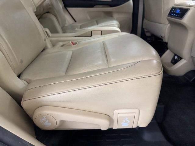 Photo of 2015 Creme Brulee Mica Toyota Highlander