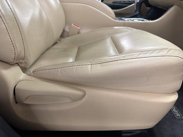 Photo of 2015 Creme Brulee Mica Toyota Highlander