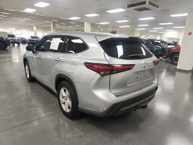 Photo of 2022 Celestial Silver Metallic Toyota Highlander
