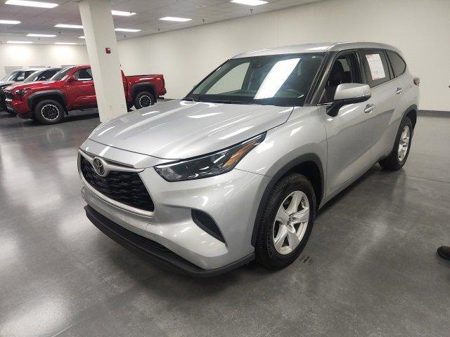 Photo of 2022 Celestial Silver Metallic Toyota Highlander
