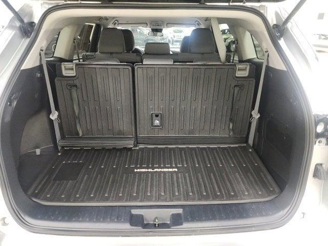 Photo of 2022 Celestial Silver Metallic Toyota Highlander