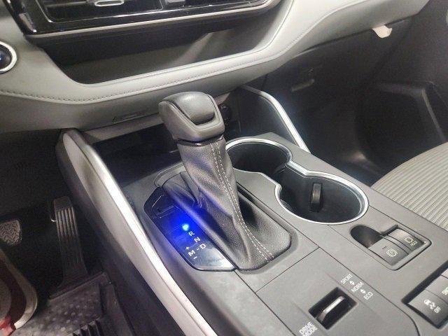 Photo of 2022 Celestial Silver Metallic Toyota Highlander