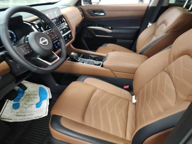 Photo of 2025 Deep Ocean Blue Nissan Pathfinder