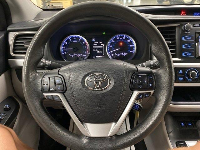 Photo of 2017 Celestial Silver Metallic Toyota Highlander
