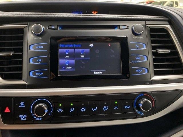 Photo of 2017 Celestial Silver Metallic Toyota Highlander