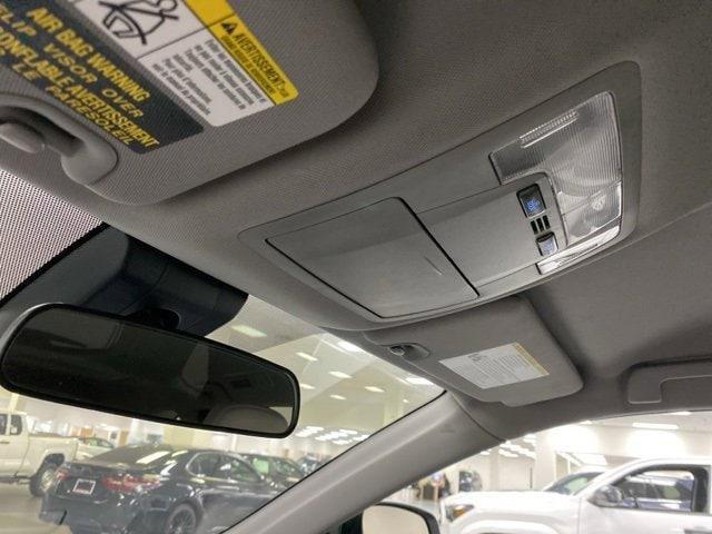 Photo of 2017 Celestial Silver Metallic Toyota Highlander