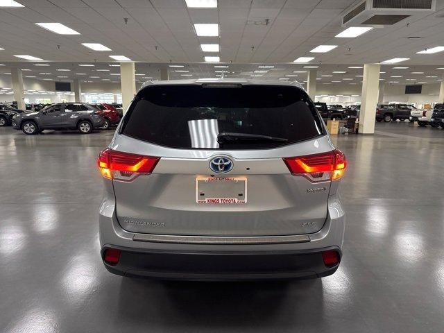 Photo of 2019 Celestial Silver Metallic Toyota Highlander Hybrid
