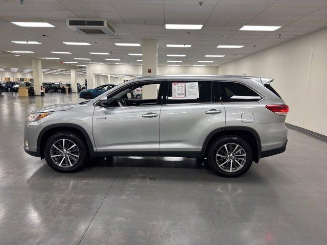 Photo of 2019 Celestial Silver Metallic Toyota Highlander Hybrid