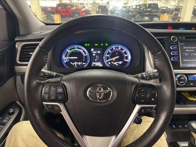 Photo of 2019 Celestial Silver Metallic Toyota Highlander Hybrid