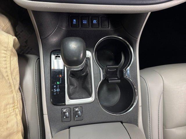 Photo of 2019 Celestial Silver Metallic Toyota Highlander Hybrid