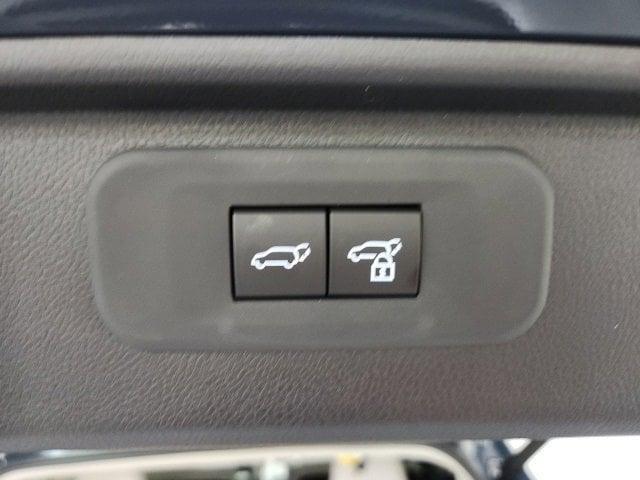 Photo of 2025 Cloud 9 White Toyota Grand Highlander