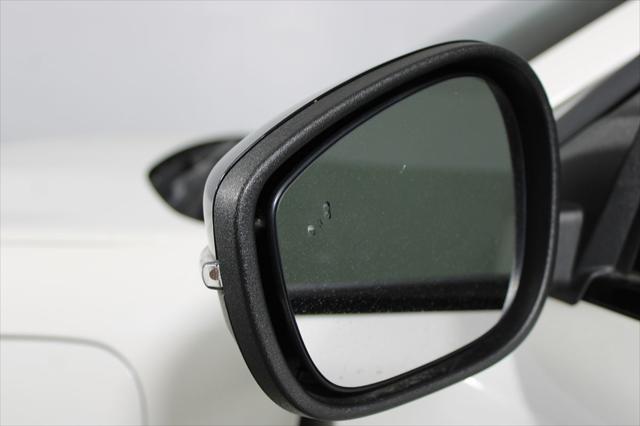 Photo of 2022 Star White Metallic Tri-Coat Ford Mustang Mach-E
