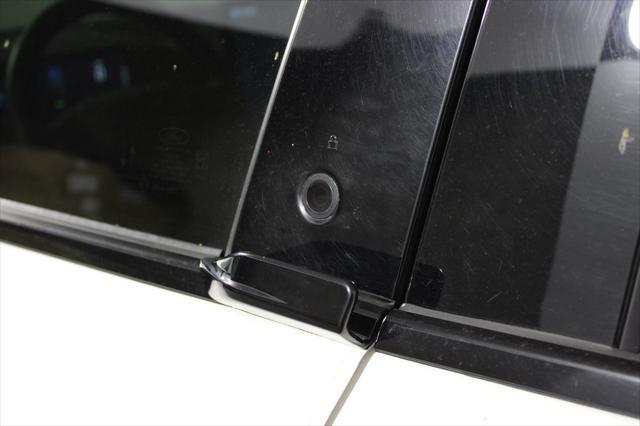 Photo of 2022 Star White Metallic Tri-Coat Ford Mustang Mach-E