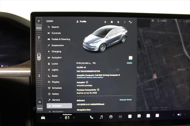 Photo of 2022 Gray Tesla Model X