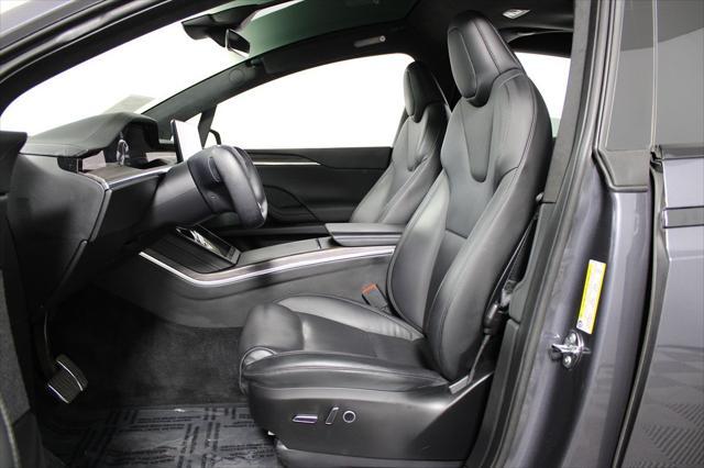 Photo of 2022 Gray Tesla Model X