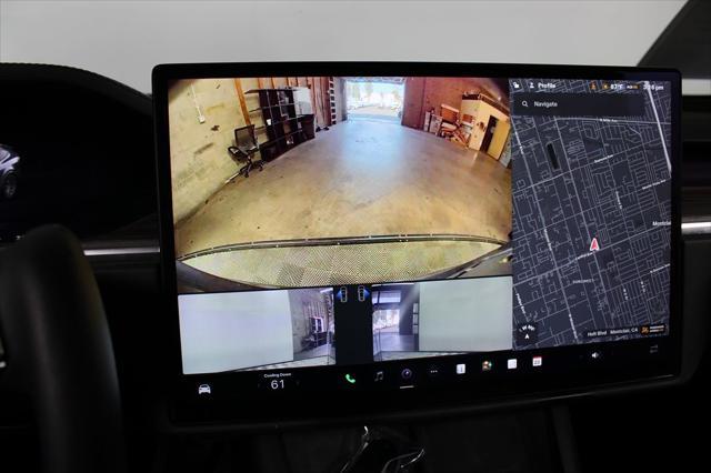 Photo of 2022 Gray Tesla Model X