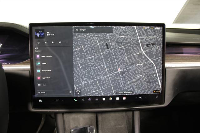 Photo of 2022 Gray Tesla Model X