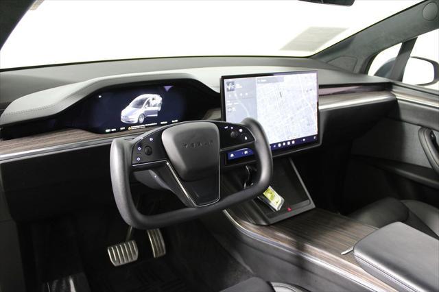 Photo of 2022 Gray Tesla Model X