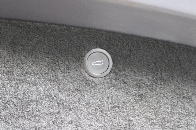 Photo of 2022 Gray Tesla Model X